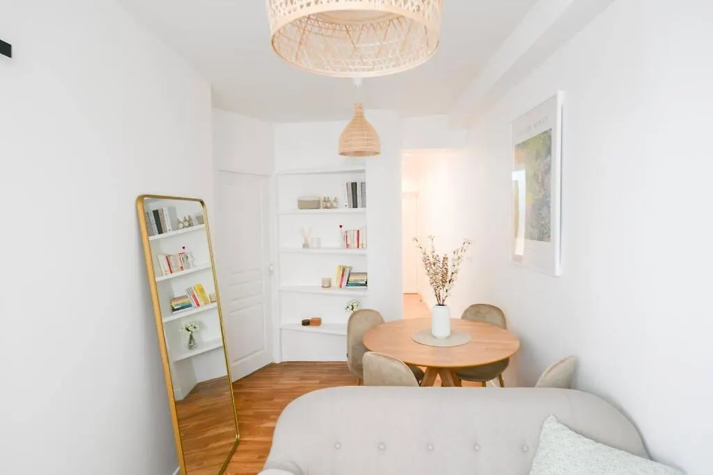 アパート We Parisian The Marais Cozy Home フランス